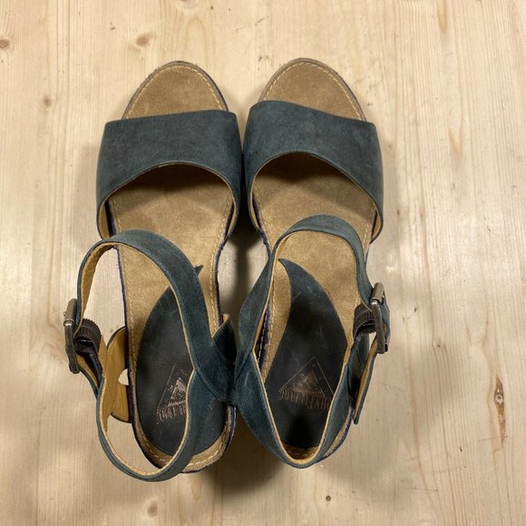 John Fluevog Women’s Size 8 Teal Sandals, Buckle S - Picture 7 of 10